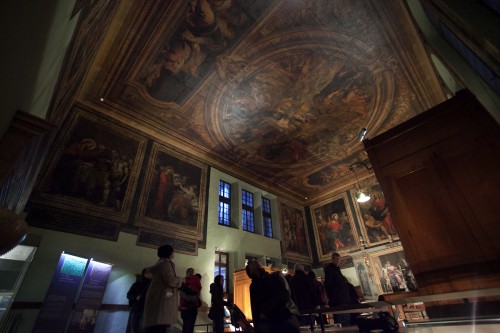 Even the ceiling is decorated with paintings