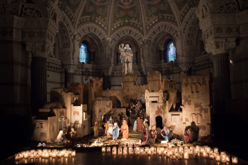 FourviÃ¨re Basilica, Nativity scene. Something that we caught a lot of since we went near Xmas time.