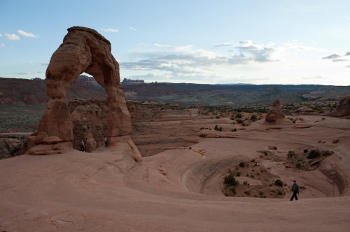 Delicate Arch at the edge of a bowl